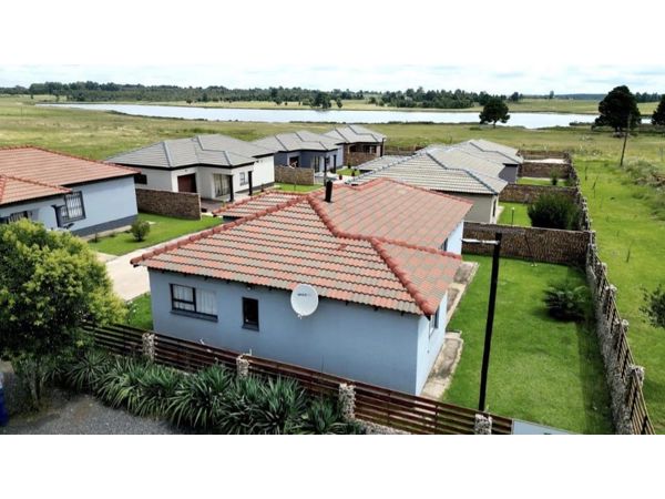 THREE TOWNHOUSES ON AUCTION, Belfast Mpumalanga